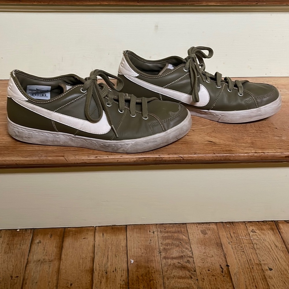 Nike Men’s Sweet Legacy Size 11 Olive Green Shoes - Picture 1 of 6